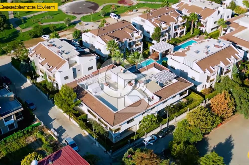 Urla Casablanca Sitesinde Havuz Cepheli 3+1