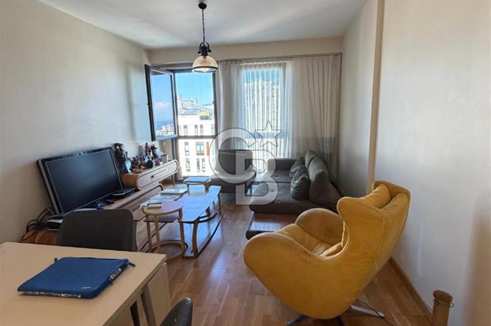 Suadiye'de deniz man. güvenlikli, havuzlu sitede ebeveynli 2+1
