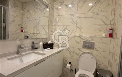 Suadiye'de deniz man. güvenlikli, havuzlu sitede ebeveynli 2+1