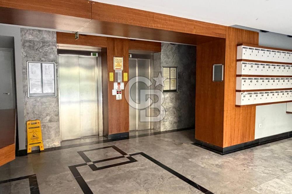 Suadiye'de deniz man. güvenlikli, havuzlu sitede ebeveynli 2+1