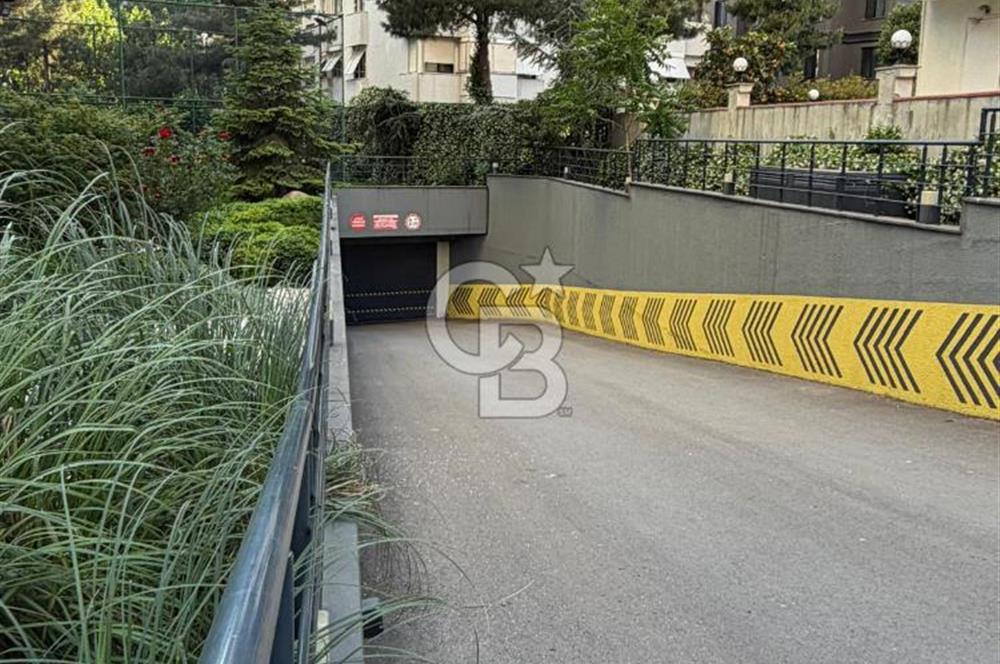 Suadiye'de deniz man. güvenlikli, havuzlu sitede ebeveynli 2+1