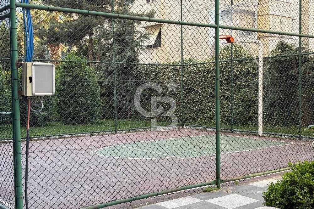 Suadiye'de deniz man. güvenlikli, havuzlu sitede ebeveynli 2+1
