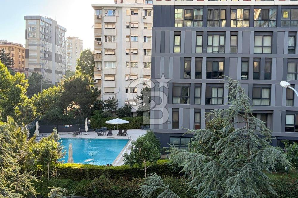 Suadiye'de deniz man. güvenlikli, havuzlu sitede ebeveynli 2+1