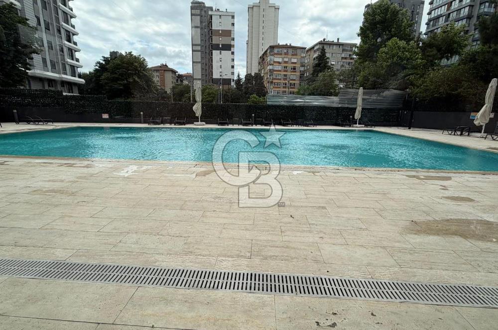Suadiye'de deniz man. güvenlikli, havuzlu sitede ebeveynli 2+1