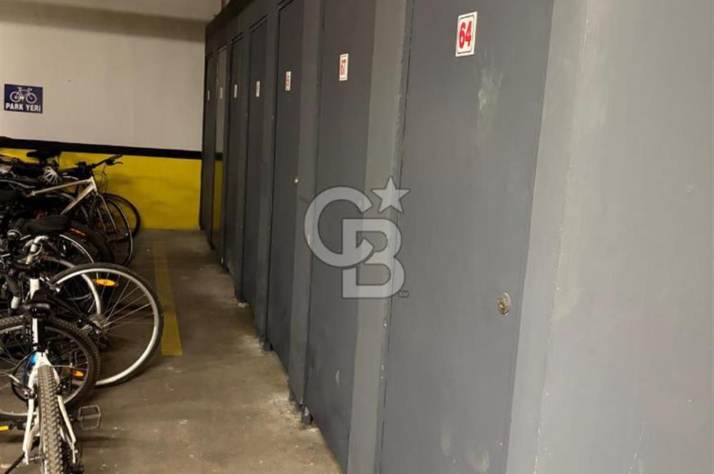 Suadiye'de deniz man. güvenlikli, havuzlu sitede ebeveynli 2+1