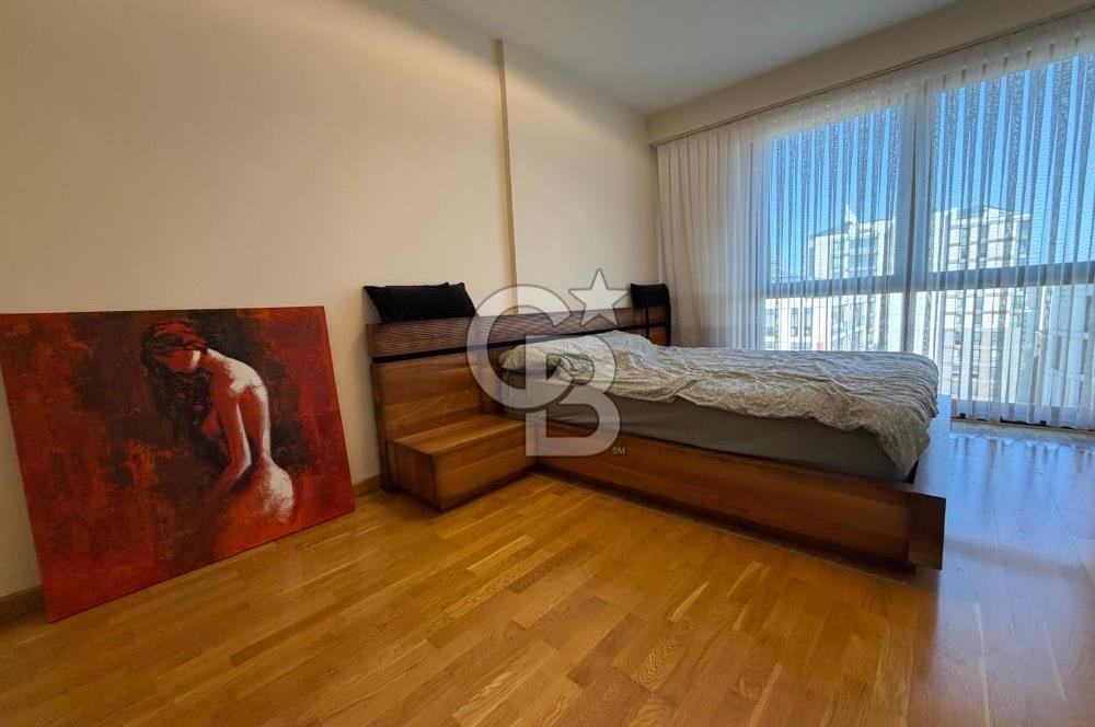 Suadiye'de deniz man. güvenlikli, havuzlu sitede ebeveynli 2+1