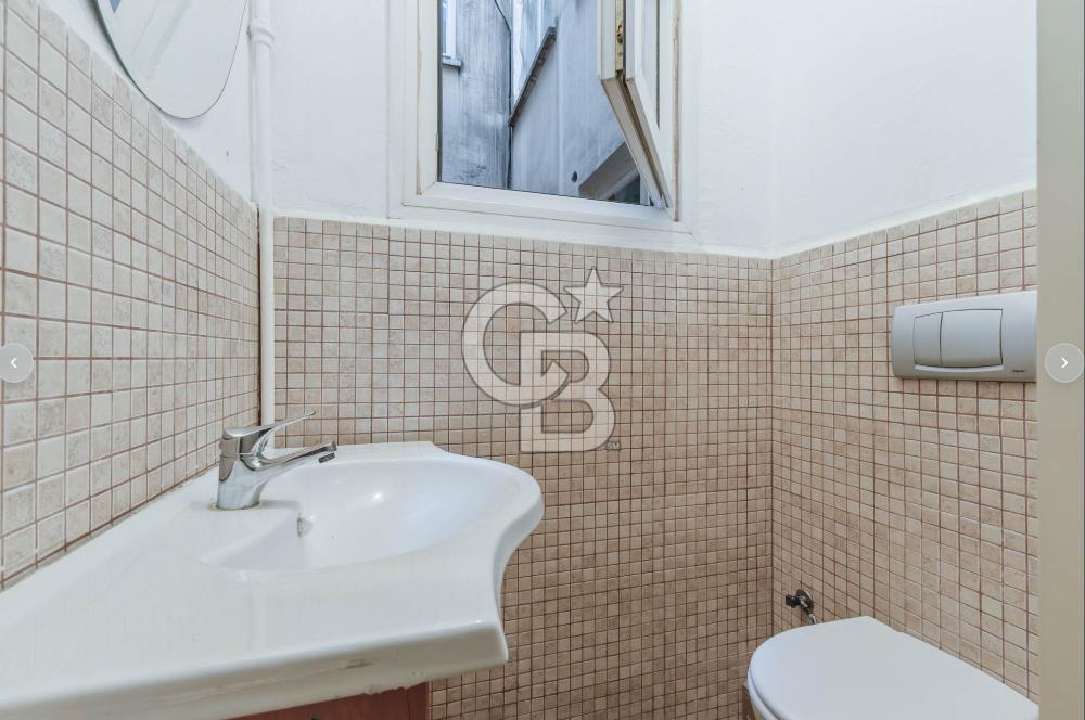 ŞİŞLİ MERKEZDE BATI CEPHELİ BALKONLU KİRALIK  DAİRE 