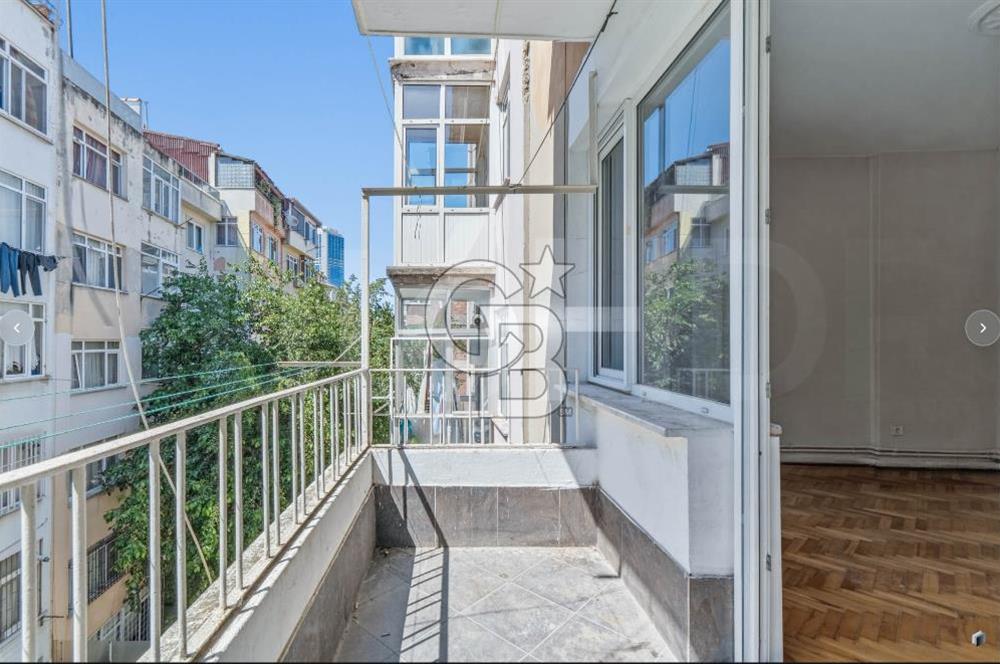 ŞİŞLİ MERKEZDE BATI CEPHELİ BALKONLU KİRALIK  DAİRE 