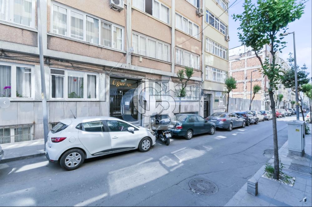 ŞİŞLİ MERKEZDE BATI CEPHELİ BALKONLU KİRALIK  DAİRE 