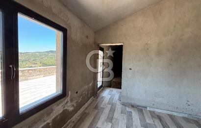 BORNOVA BEŞYOL DA 8440 M2 TARLA İÇERİSİNDE ASFALT YOLA CEPHELİ SATILIK MÜSTAKİL EV VE ARSASI