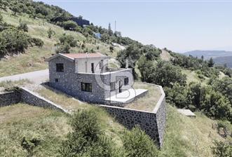BORNOVA BEŞYOL DA 8440 M2 TARLA İÇERİSİNDE ASFALT YOLA CEPHELİ SATILIK MÜSTAKİL EV VE ARSASI - 1 - 352688