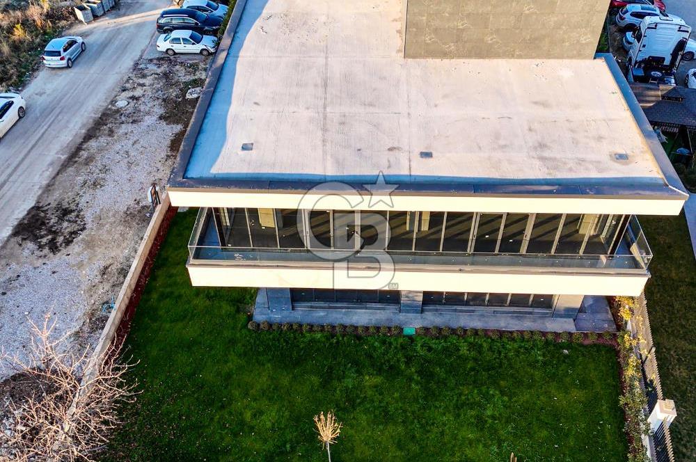PARK CADDESİ'NDE ÖZEL MİMARİYE SAHİP PRESTİJLİ KURUMSAL BİNA