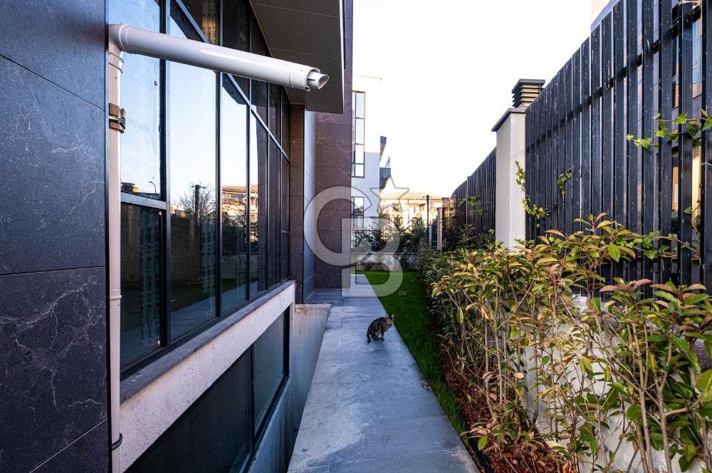 PARK CADDESİ'NDE ÖZEL MİMARİYE SAHİP PRESTİJLİ KURUMSAL BİNA