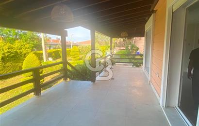 Çeşme'de Denize Yürüme Mesafesinde Yıllık Kiralık Villa