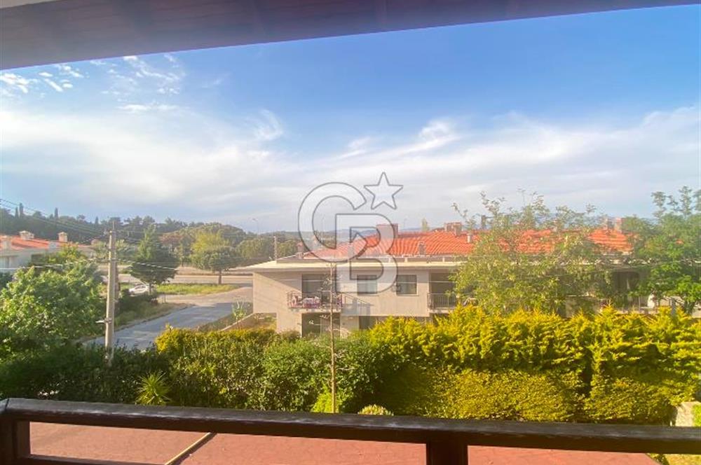 Çeşme'de Denize Yürüme Mesafesinde Yıllık Kiralık Villa