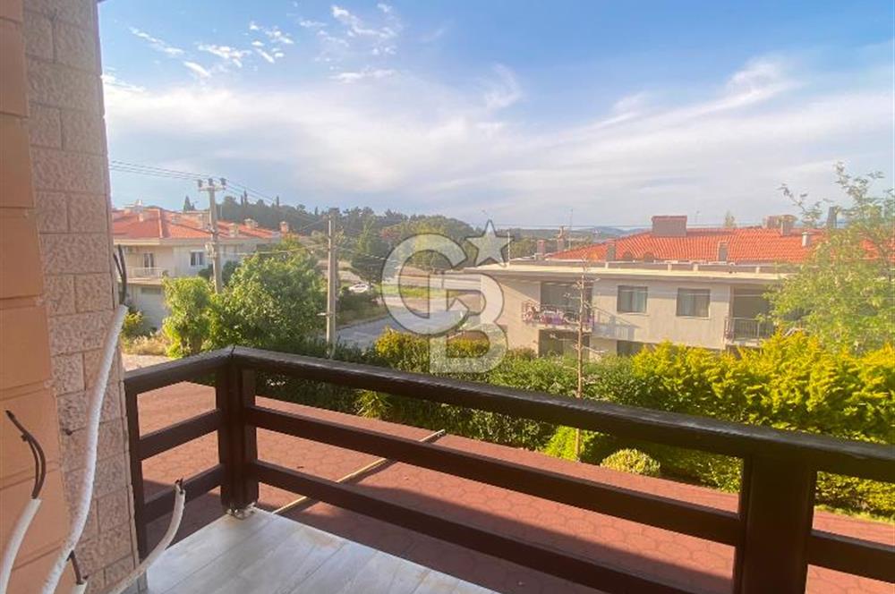 Çeşme'de Denize Yürüme Mesafesinde Yıllık Kiralık Villa