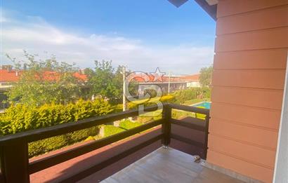 Çeşme'de Denize Yürüme Mesafesinde Yıllık Kiralık Villa