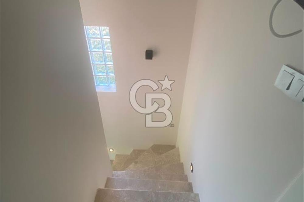 Çeşme'de Denize Yürüme Mesafesinde Yıllık Kiralık Villa