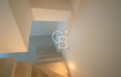Çeşme'de Denize Yürüme Mesafesinde Yıllık Kiralık Villa