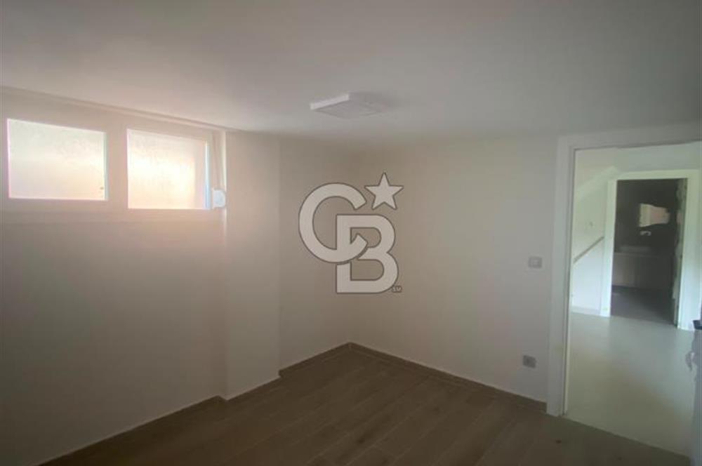 Çeşme'de Denize Yürüme Mesafesinde Yıllık Kiralık Villa