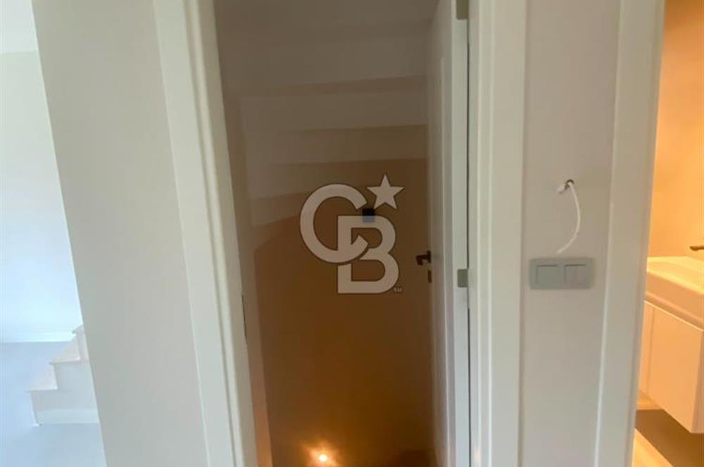 Çeşme'de Denize Yürüme Mesafesinde Yıllık Kiralık Villa