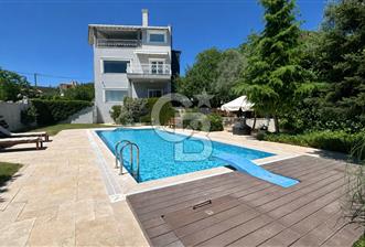Bornova Yakaköy’de Havuzlu & Asansörlü 7+2 Tripleks Müstakil Villa - 5 - 352713