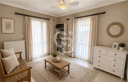 Bornova Yakaköy’de Havuzlu & Asansörlü 7+2 Tripleks Müstakil Villa