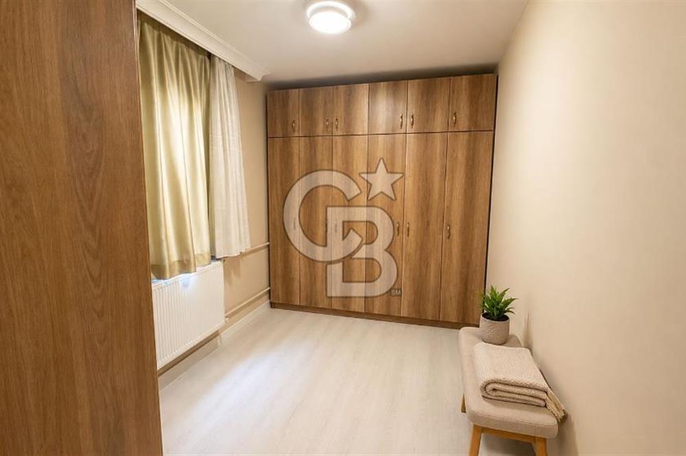 Bornova Yakaköy’de Havuzlu & Asansörlü 7+2 Tripleks Müstakil Villa