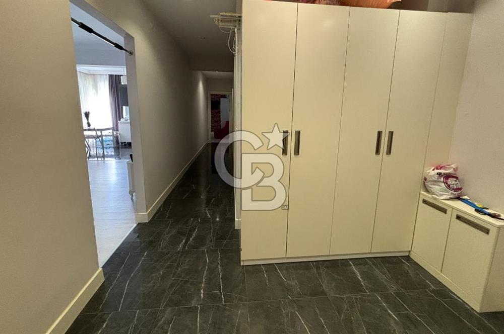ÇEKMEKÖY TAŞDELEN IVORY SİTESİ'NDE HAVUZ MANZARALI 2+1 SATILIK DAİRE
