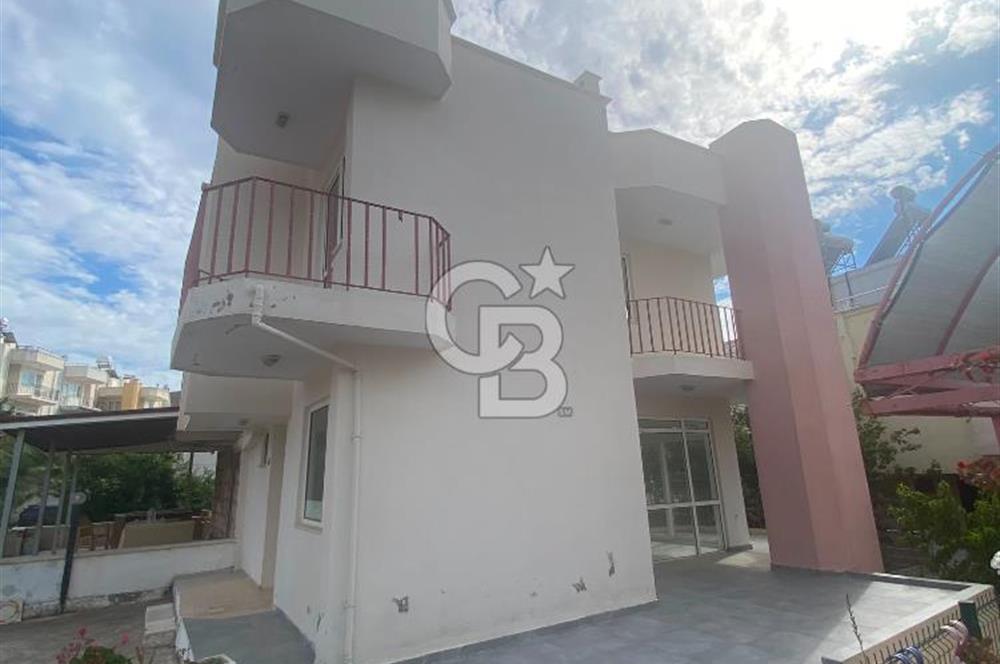 Seferihisar Doğanbey Banksis Sitesinde Satılık 4+2 Villa