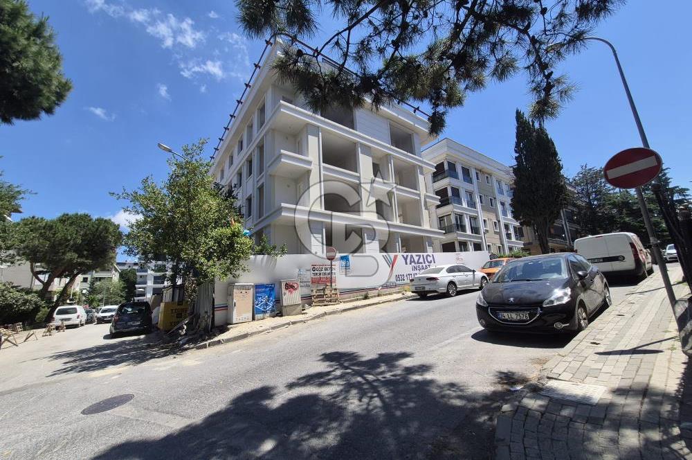 ACIBADEM BAYIR SOKAKTA YENİ YAPILAN  BİNADA SATILIK DAİRE