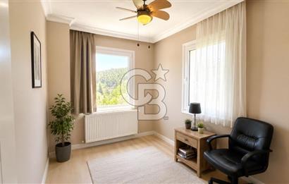 Bornova Yakaköy’de Havuzlu & Asansörlü 7+2 Tripleks Müstakil Villa