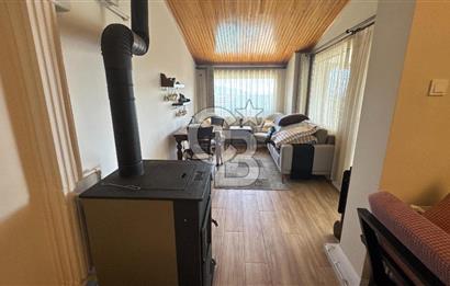 Bornova Yakaköy’de Havuzlu & Asansörlü 7+2 Tripleks Müstakil Villa