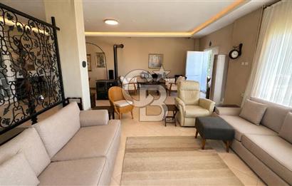 Bornova Yakaköy’de Havuzlu & Asansörlü 7+2 Tripleks Müstakil Villa