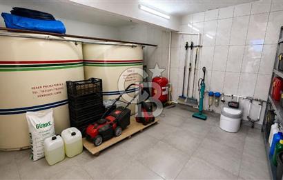 Bornova Yakaköy’de Havuzlu & Asansörlü 7+2 Tripleks Müstakil Villa