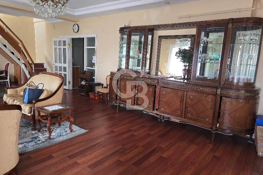 Kadıköy Sahrayıcedit'te Kiralık 4+1 Geniş Çatı Dubleksi