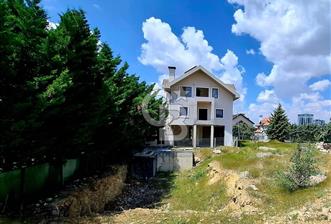ANGORA EVLERİNDE KÖŞE PARSEL, GENİŞ BAHÇELİ 7+2 SATILIK VİLLA - 7 - 352766