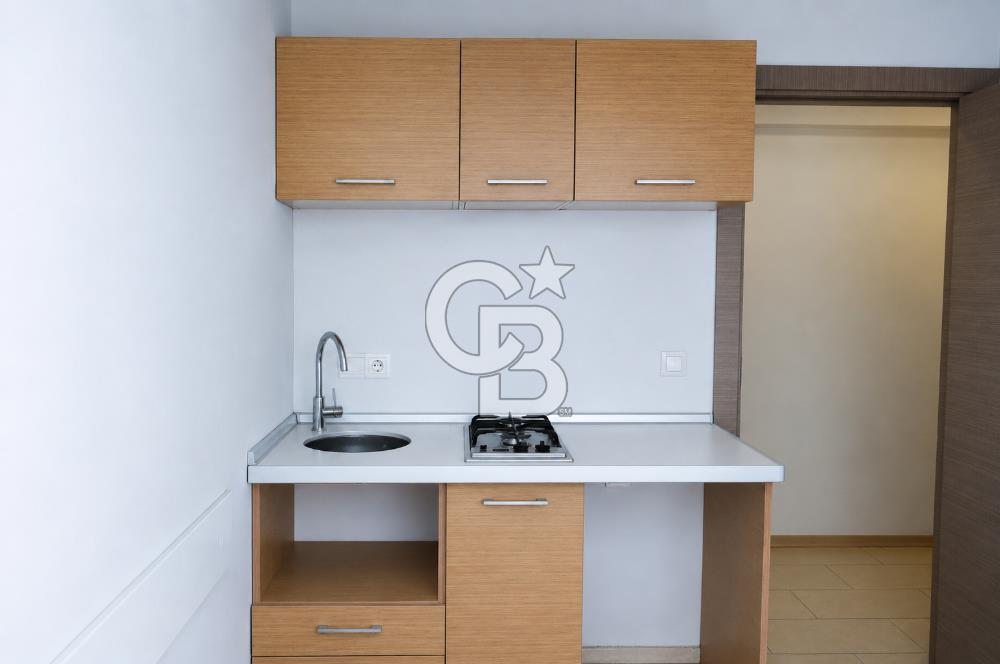 KADIKÖY KUŞDİLİ CADDESİN'DE KÖŞE KONUMLU KATTA TEK İŞ MERKEZİNDE  95 M2 SATILIK OFİS KATI