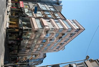 KADIKÖY KUŞDİLİ CADDESİN'DE KÖŞE KONUMLU KATTA TEK İŞ MERKEZİNDE  95 M2 SATILIK OFİS KATI - 11 - 352777