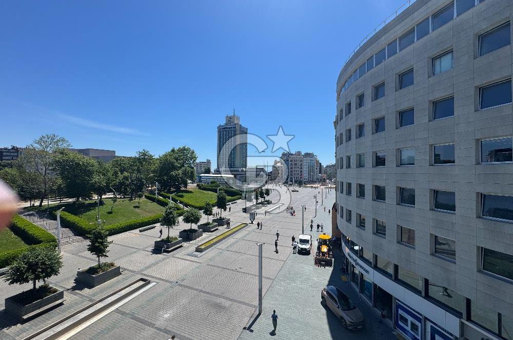 Taksim Meydanı'nda Tarihi Pertev Apartmanı'nda Satılık Prestij Mülk