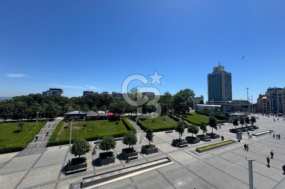 Taksim Meydanı'nda Tarihi Pertev Apartmanı'nda Satılık Prestij Mülk