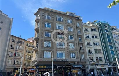 Taksim Meydanı'nda Tarihi Pertev Apartmanı'nda Satılık Prestij Mülk