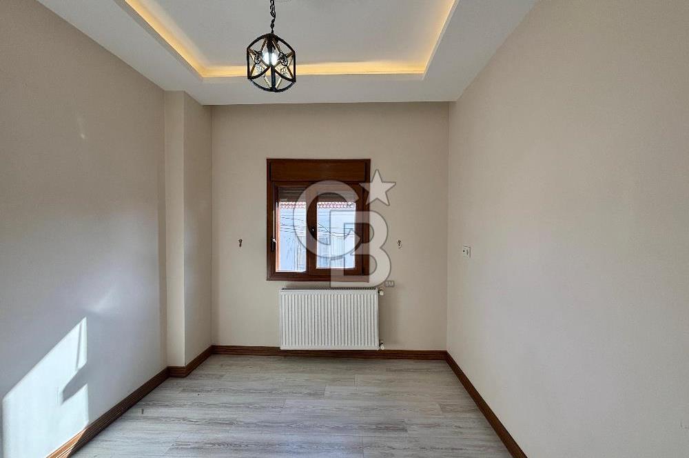 Ayvalık Altınova Merkezi Konumda 3+1 Satılık Müstakil Taş Ev