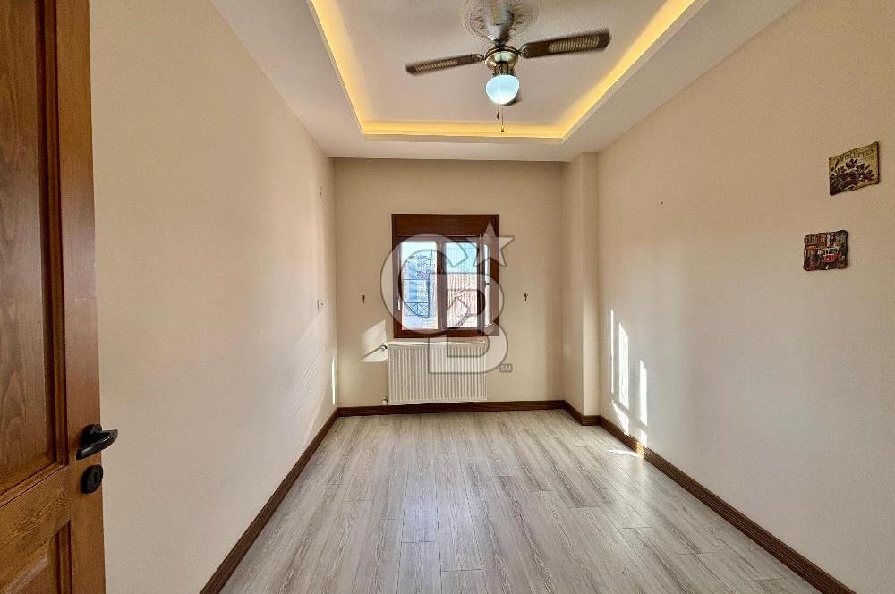 Ayvalık Altınova Merkezi Konumda 3+1 Satılık Müstakil Taş Ev