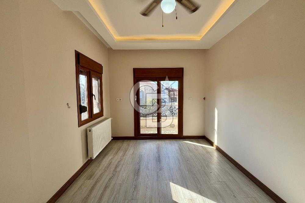 Ayvalık Altınova Merkezi Konumda 3+1 Satılık Müstakil Taş Ev