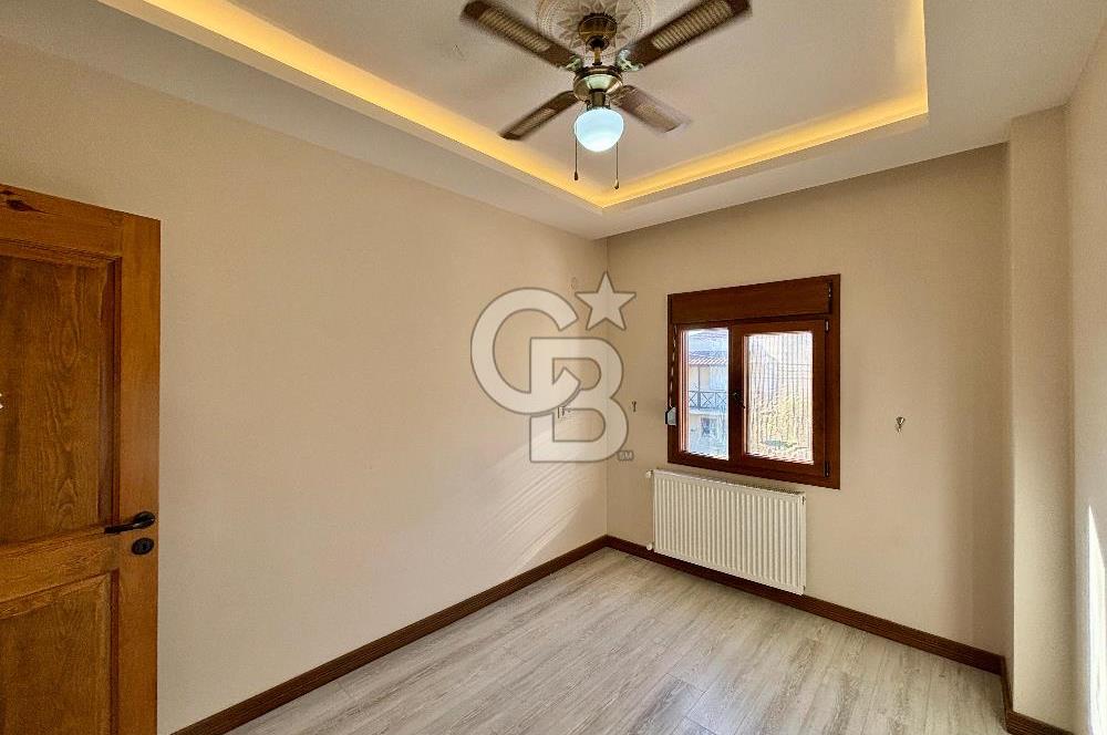 Ayvalık Altınova Merkezi Konumda 3+1 Satılık Müstakil Taş Ev