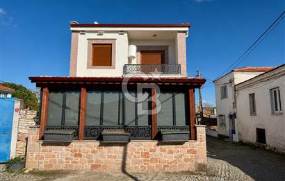Ayvalık Altınova Merkezi Konumda 3+1 Satılık Müstakil Taş Ev