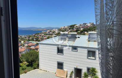 SEFERİHİSAR VADİ SİTESİNDE 2+1 FULL DENİZ MANZARALI EŞYALI SATILIK 2+1 DAİRE