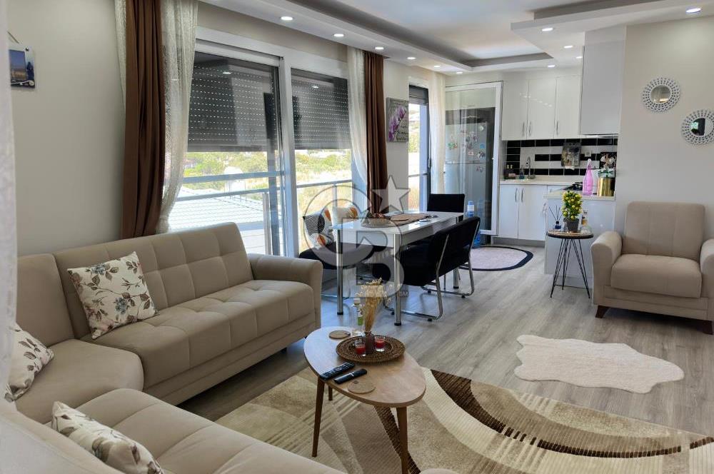 SEFERİHİSAR VADİ SİTESİNDE 2+1 FULL DENİZ MANZARALI EŞYALI SATILIK 2+1 DAİRE