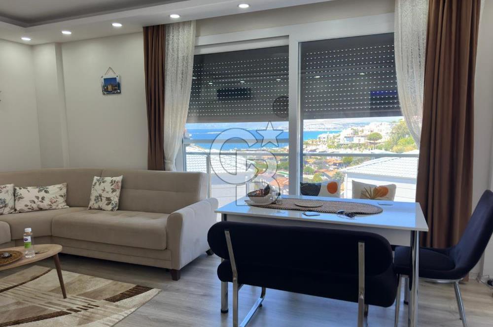 SEFERİHİSAR VADİ SİTESİNDE 2+1 FULL DENİZ MANZARALI EŞYALI SATILIK 2+1 DAİRE